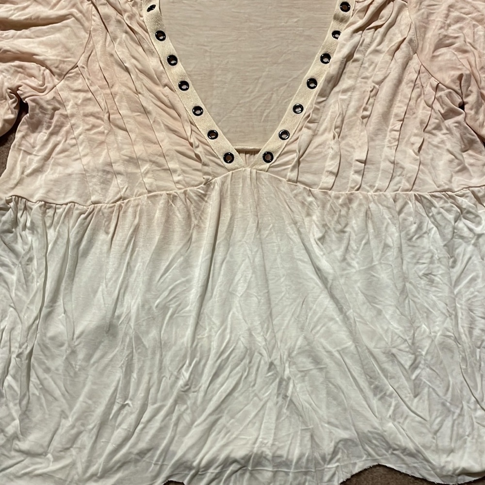 Venus shirt size XS worn once. - Picture 2 of 5